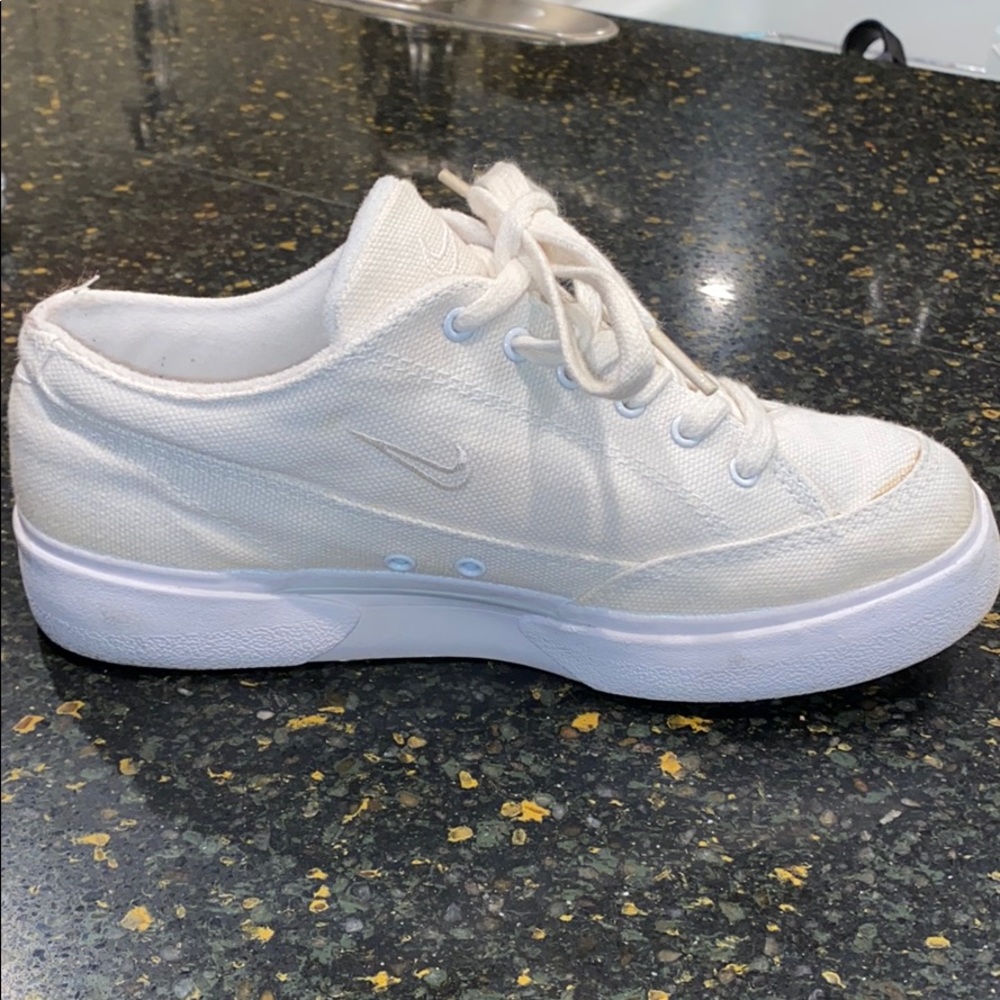 vintage nike sneakers